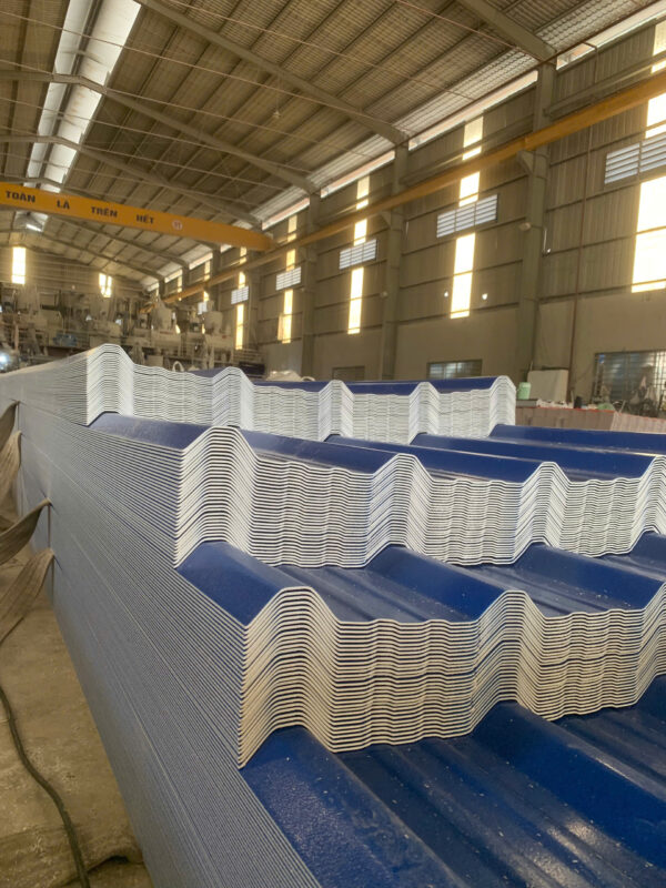 Bí mật đằng sau sự bền bỉ của TÔN NHỰA SIÊU VIỆT z7079894133744 9ea26b11167a4fc719035b73134c6c6e